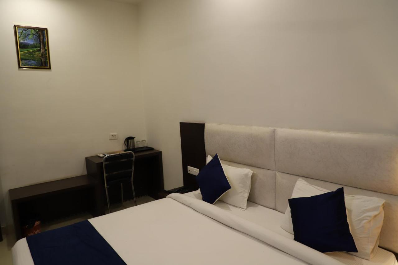 آغْرا Hotel Dream Comfort المظهر الخارجي الصورة
